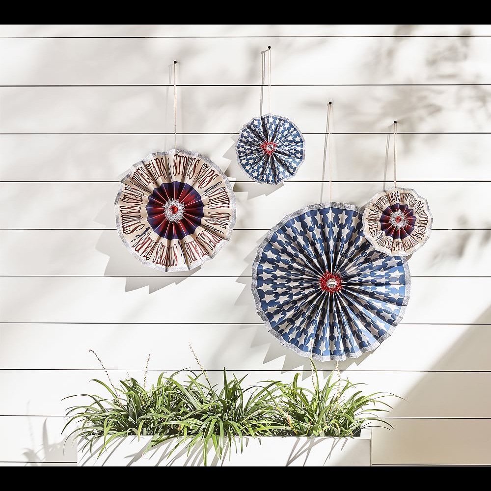 Pottery Barn Delightful and Decorative Americana Paper Pin Wheel -Set Of 4 🇺🇸